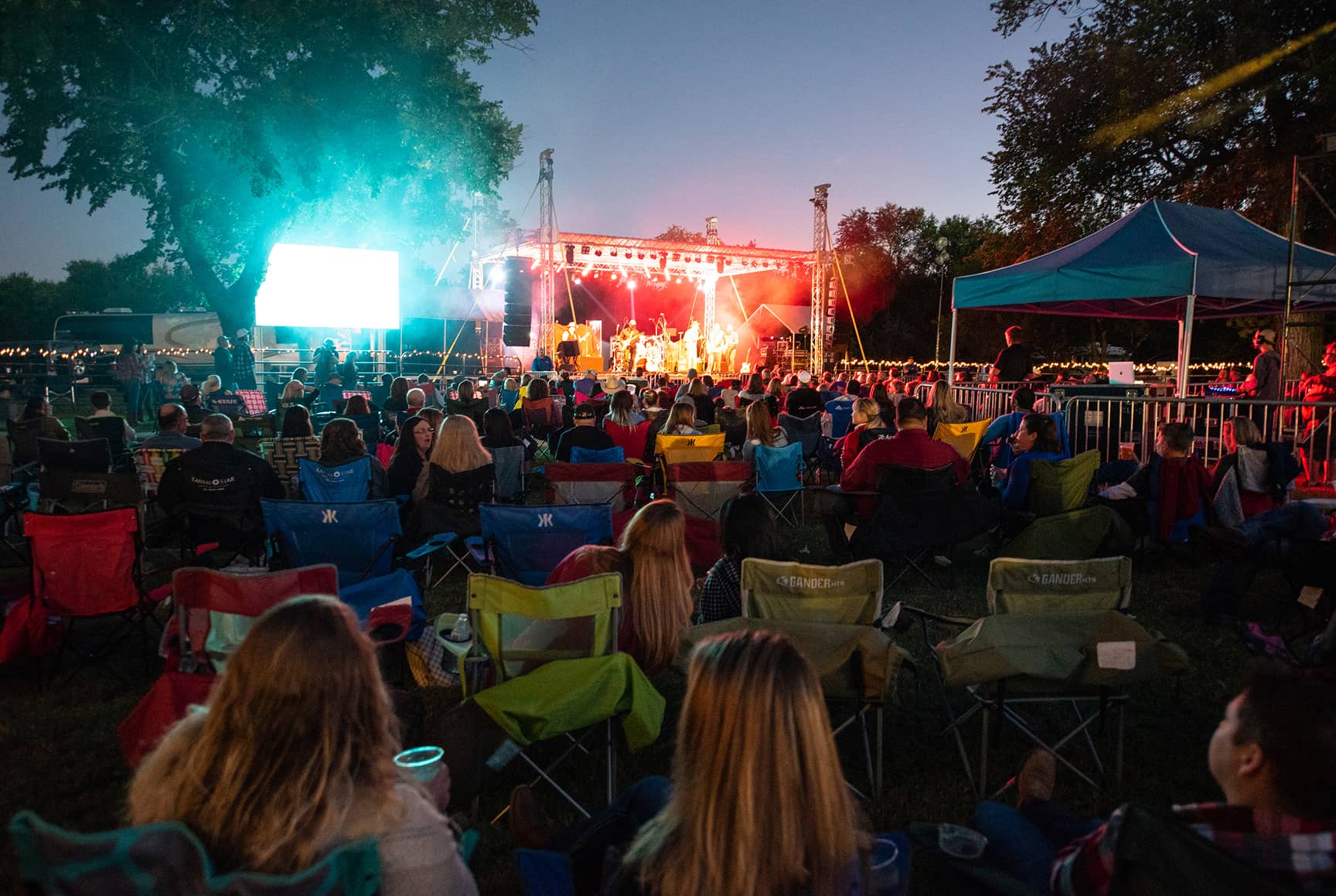 Concert in the country crowd